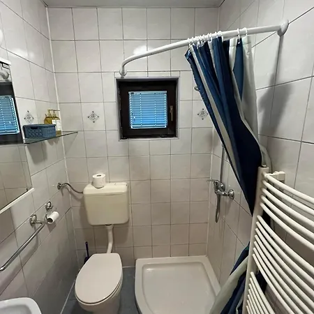 Apartma Karavanke Apartamento *